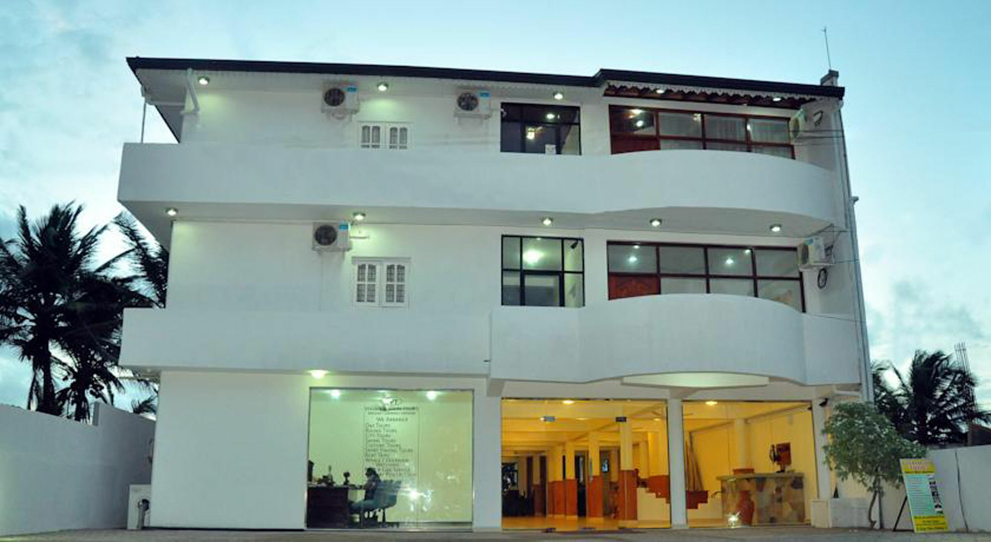 Lanka Beach Hotel Ettukala Exterior foto
